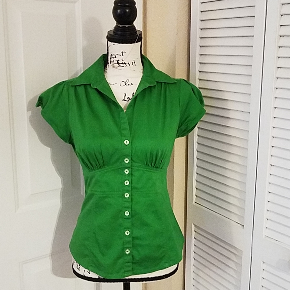 Banana Republic green top